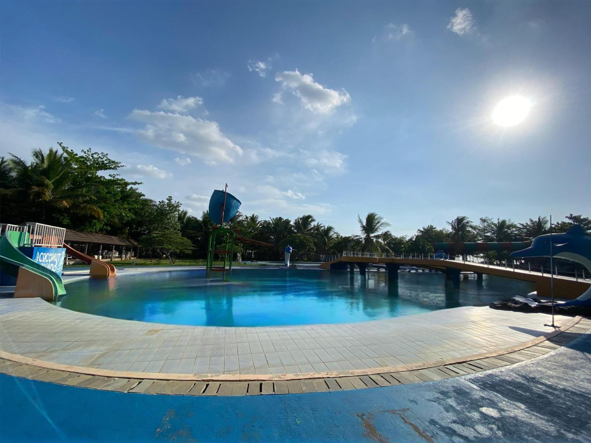 Avery Coconut Island Waterpark Beach Resort Каріта Екстер'єр фото